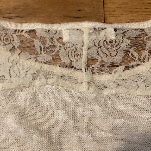Rewind off white top with lace sleeves - Picture 6 of 6